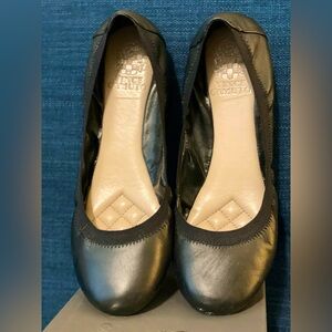 Vince Camuto - Eliyah flats, size 6.5M